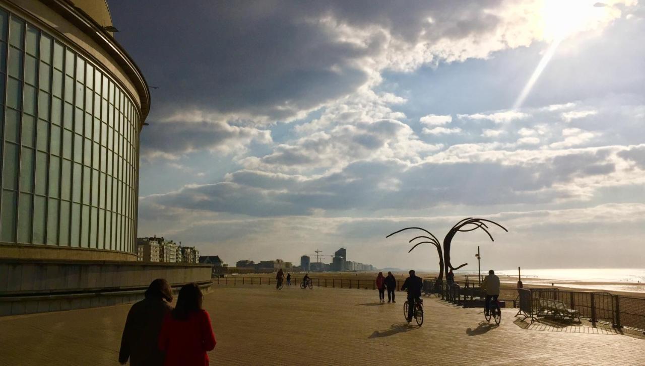 Rustig Appartement Met Zeezicht Dicht Bij Het Centrum Ostend Exterior foto