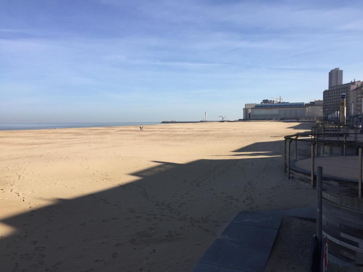 Rustig Appartement Met Zeezicht Dicht Bij Het Centrum Ostend Exterior foto